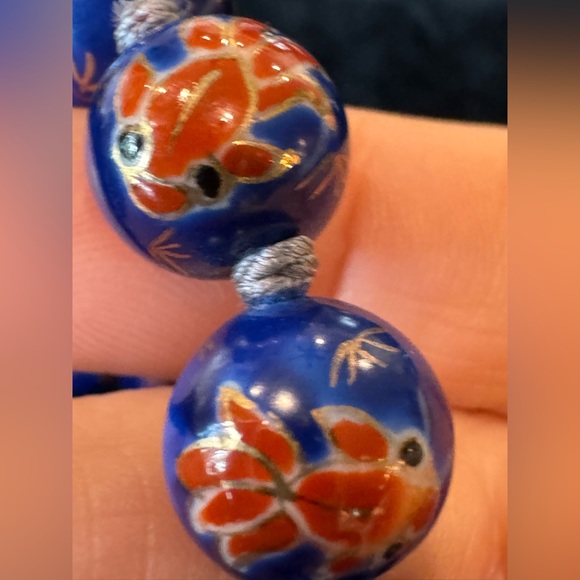 VTG Chinese Export 25” Hand-Knotted Porcelain Bead Fantail Goldfish Necklace - Picture 6 of 9